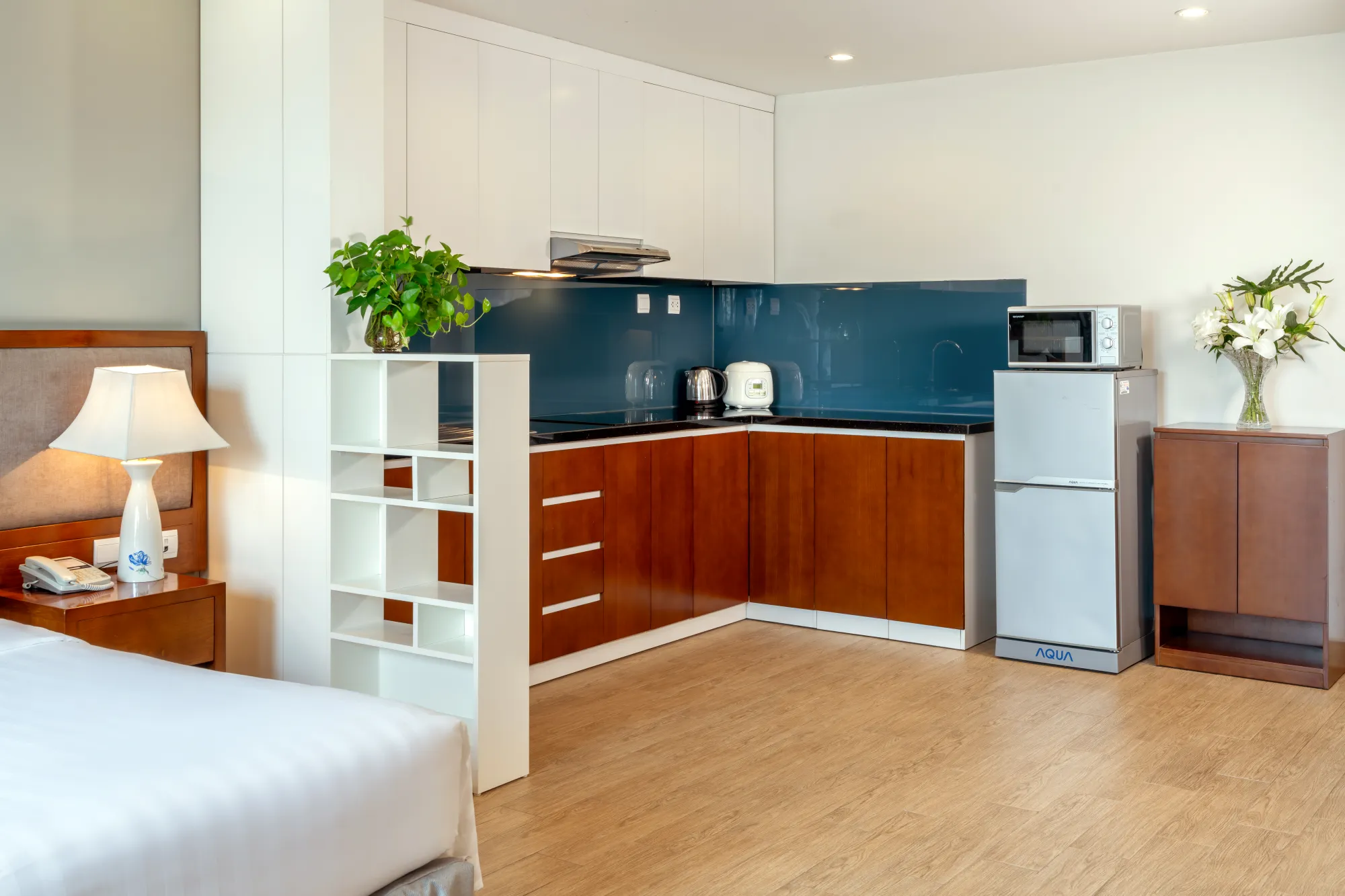 SERVICES & AMENITIES